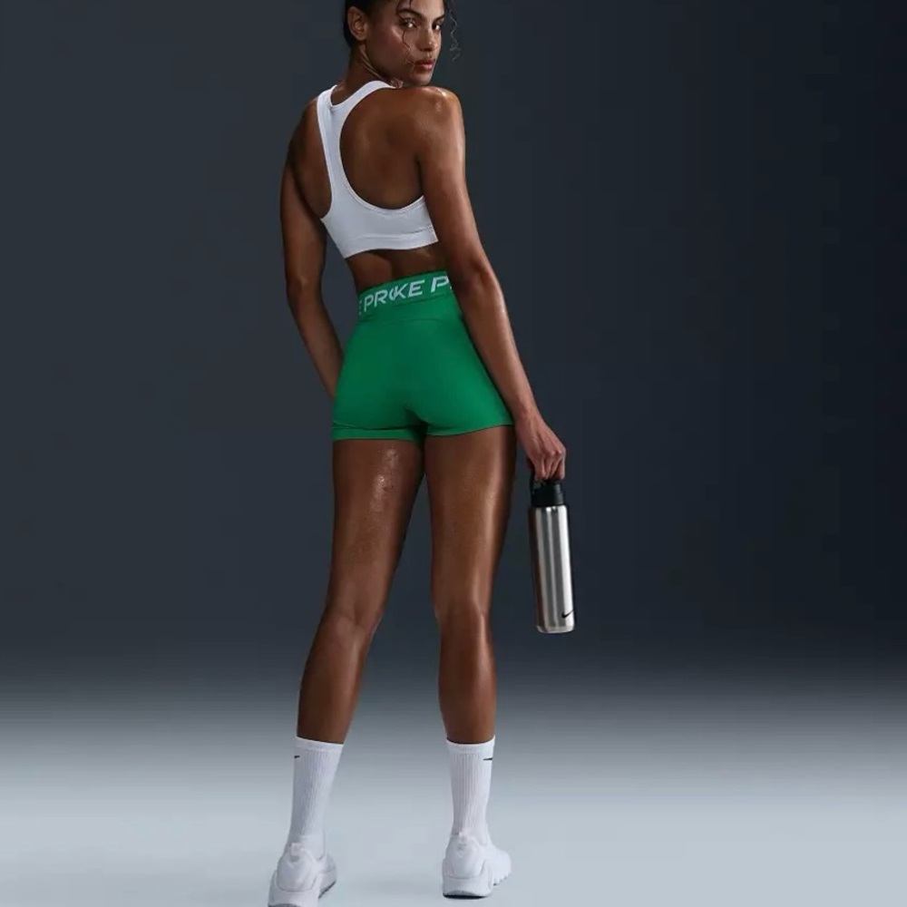 Nike Pro Women's Green Training Shorts - Picture 2 of 6